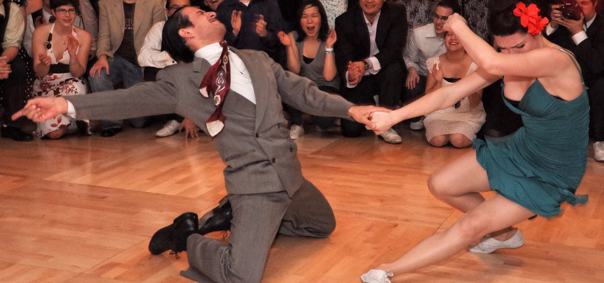 Alive and Kicking streaming where to watch online?