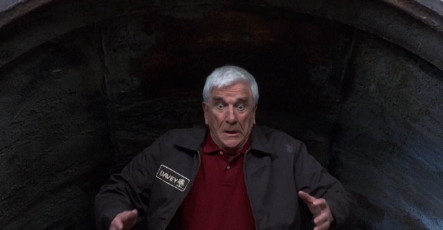 Leslie Nielsen ist sehr verdächtig