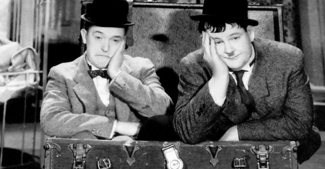 Laurel Et Hardy - Aidons-nous !