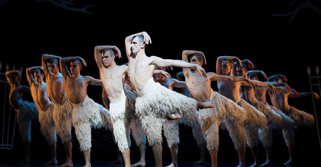 Swan Lake - Schwanensee - Matthew Bourne