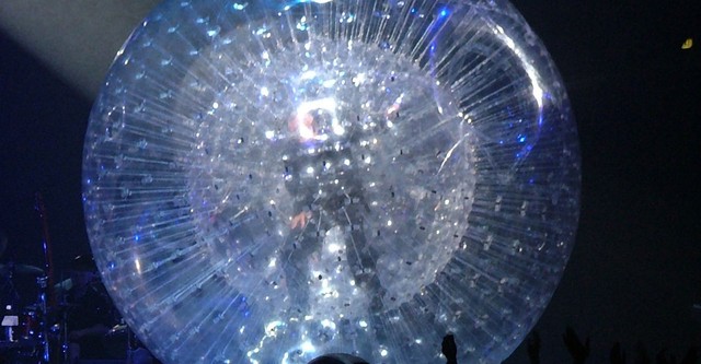 Peter Gabriel: Still Growing Up, Live & Unwrapped