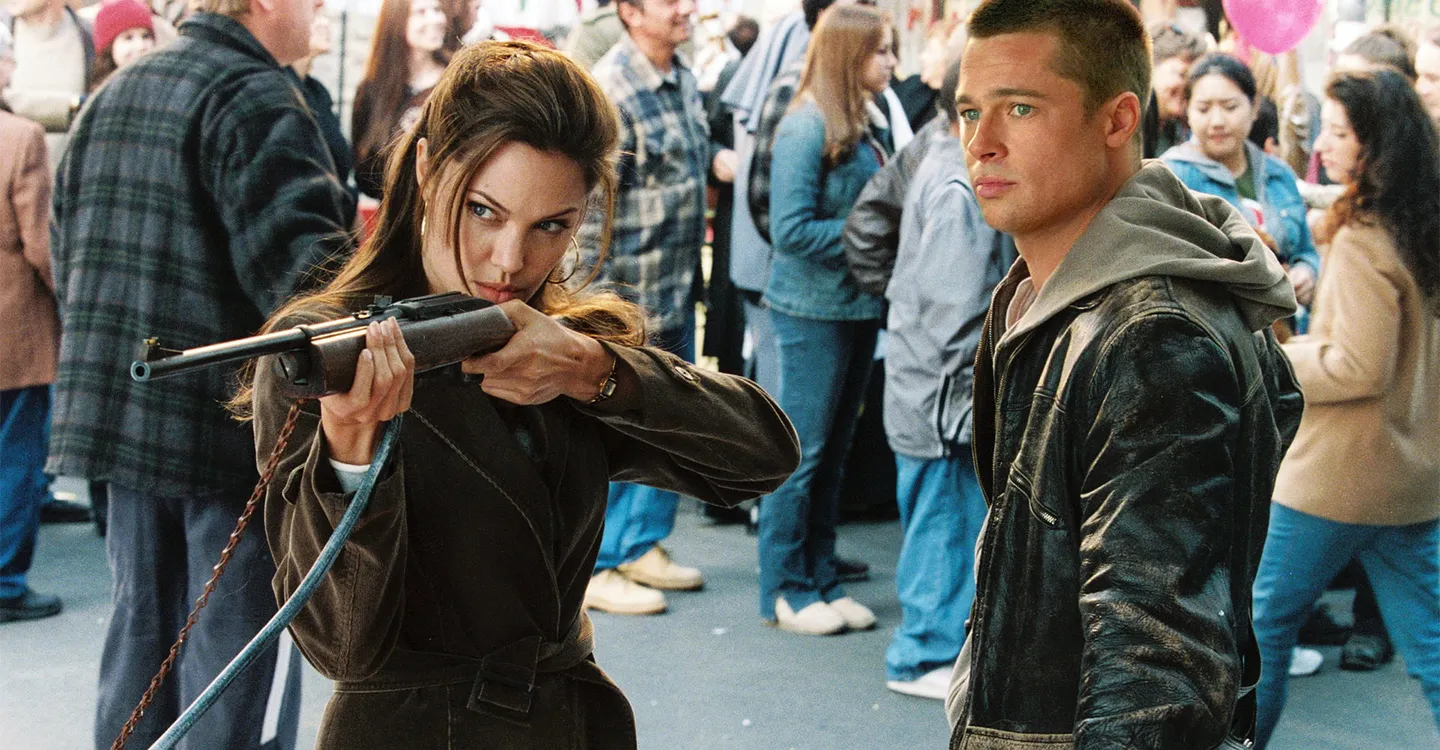 10 Famous Movie Kisses That Made Headlines