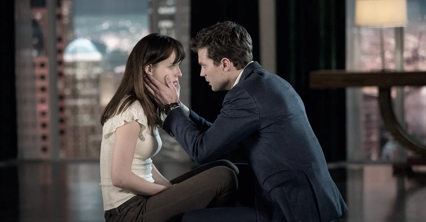 Sensualidade e Obsessão: Saiba Como Assistir a Todos os Filmes de ‘Cinquenta Tons de Cinza’ em Ordem
