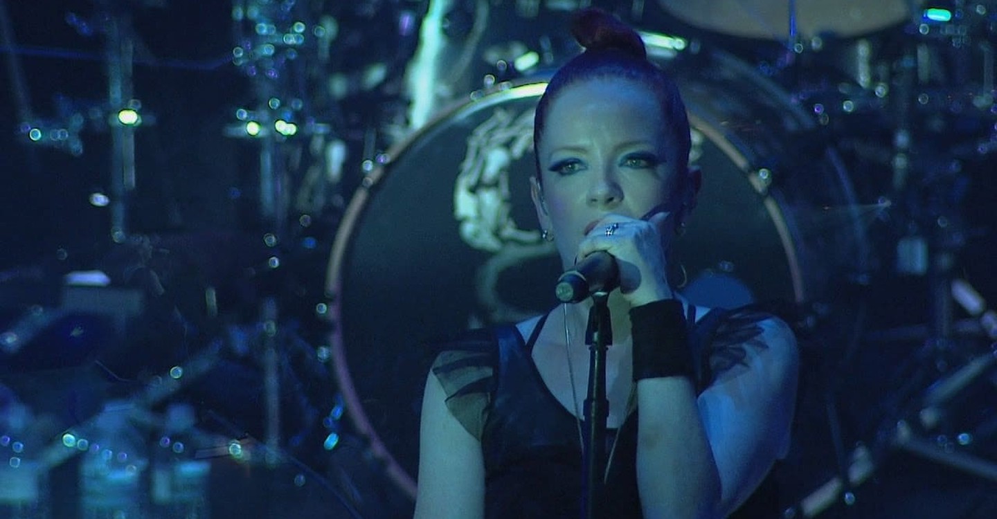 High on live. Garbage поет. Garbage Live 2001. Garbage 2012 not your kind of people. Garbage все клипы.