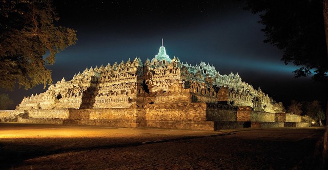 In Search of Ancient Mysteries