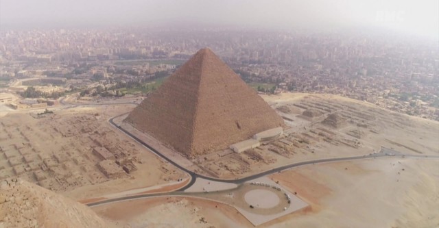 Pyramides : les mystères révélés