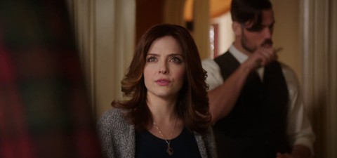 8 Underrated Christmas Romances To Watch After The Classics