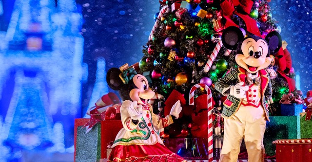 Decorating Disney : Holiday Magic