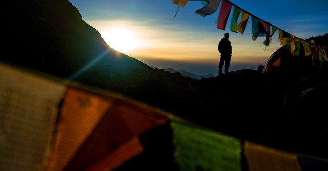 Lost on everest watch online sales