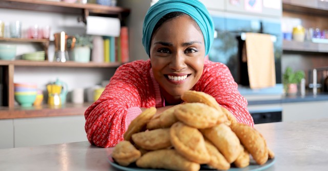 Nadiya Bakes