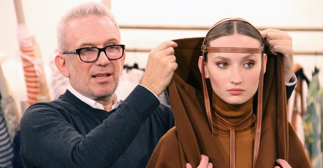 Jean Paul Gaultier travaille