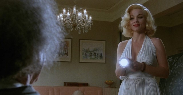 Yhtä tyhjän kanssa