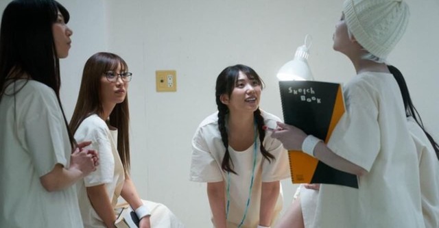 無慈悲な光