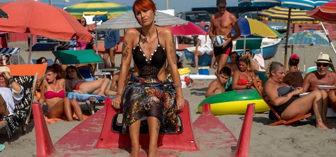 Tutti i film e le serie TV con (e di) Paola Cortellesi e dove guardarli in streaming