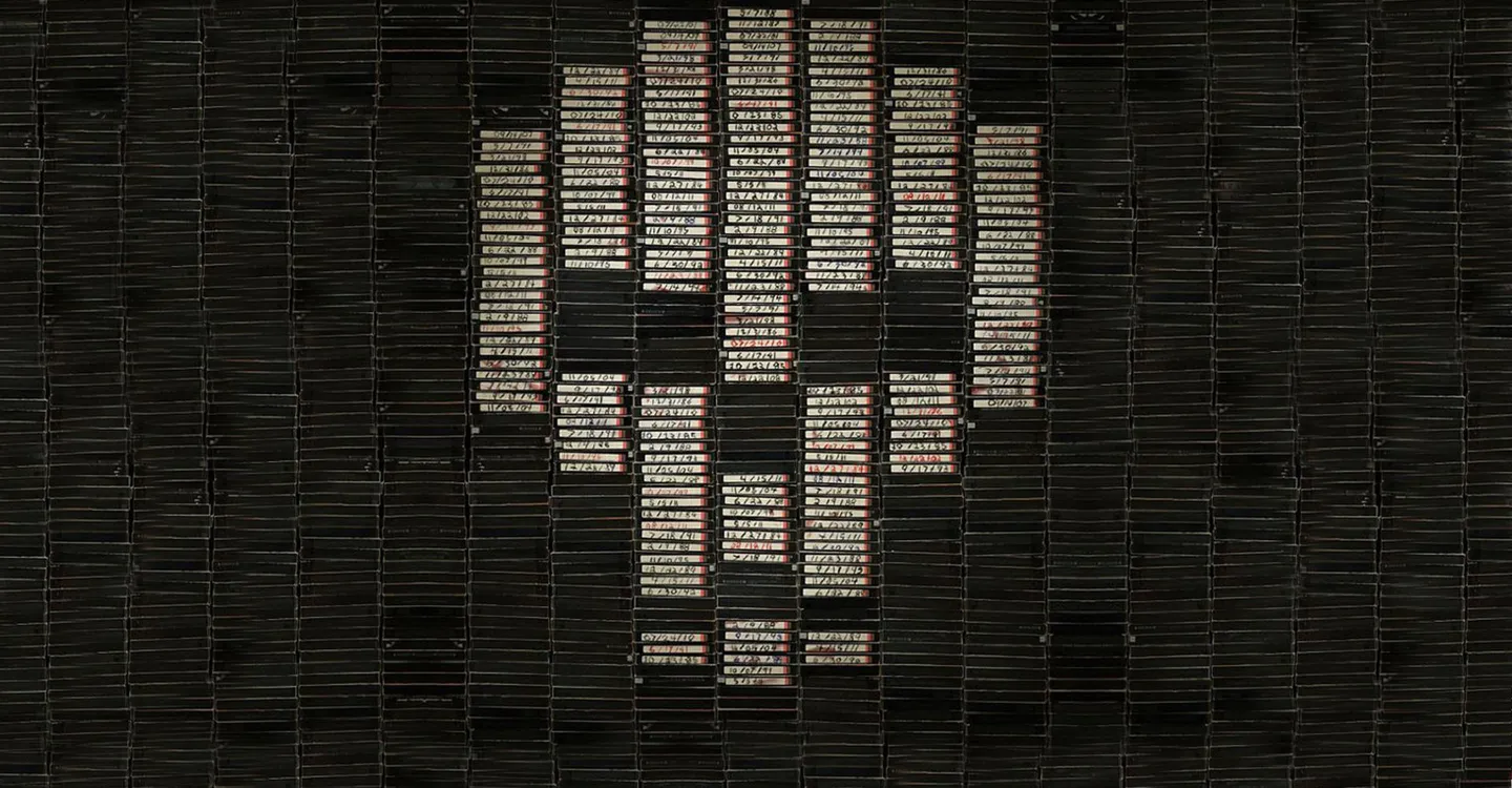 Dónde ver en orden todas las películas de V/H/S, el terror encerrado en una cinta antigua
