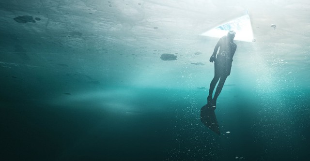 En apnée : Traversée sous la glace