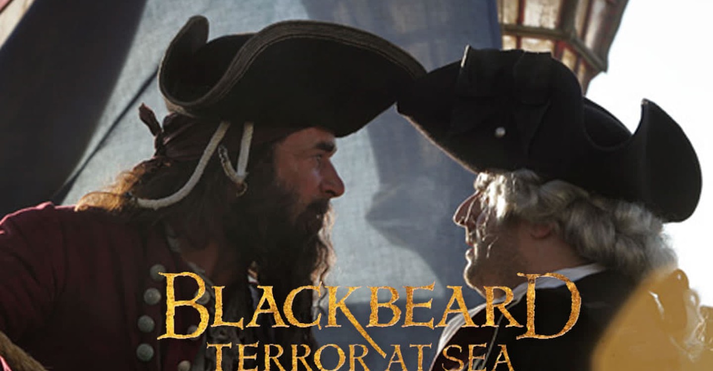 Черная борода текст. Чёрная борода пираты Карибского моря.