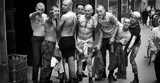 Skinheads USA: Soldiers of the Race War