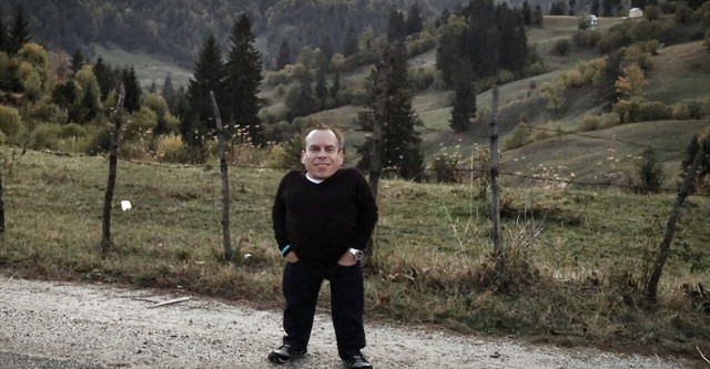 Warwick Davis: The Seven Dwarfs of Auschwitz