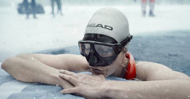 Trattieni il respiro: un tuffo sotto il ghiaccio