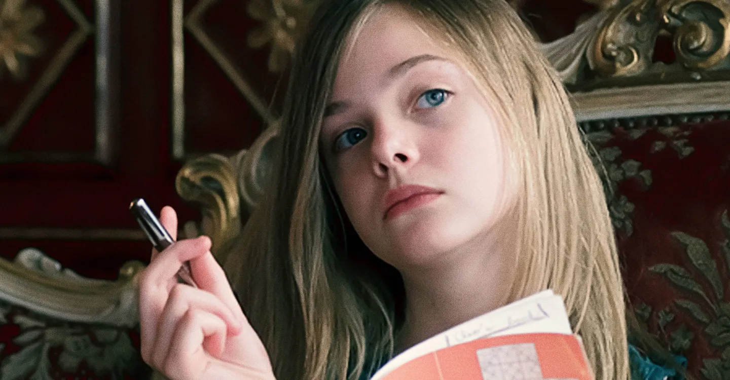 Elle Fanning: sus 8 mejores películas y series, rankeadas (incluyendo: ‘Depredador: Tierras salvajes’)
