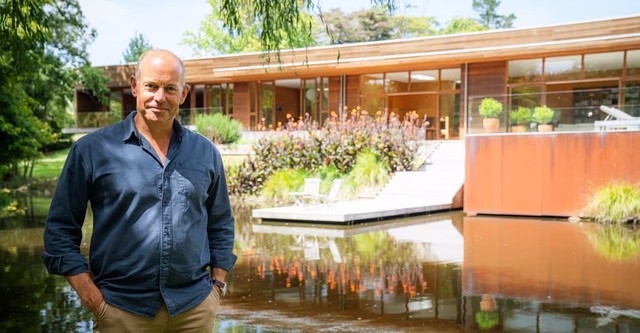 New Zealand’s Best Homes with Phil Spencer