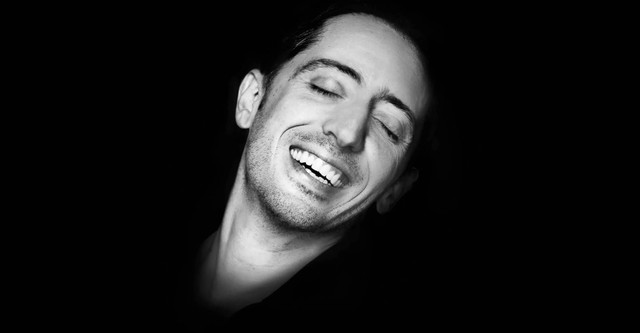 Gad Elmaleh - Papa est en haut