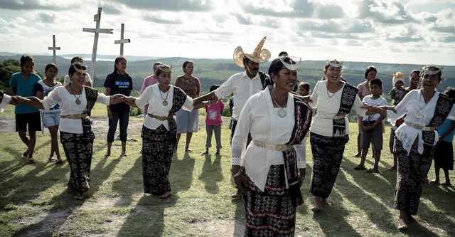 Women from Rote Island