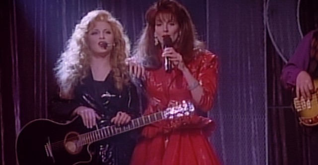 Naomi & Wynonna: Love Can Build a Bridge