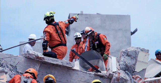 1985: Heroes among Ruins