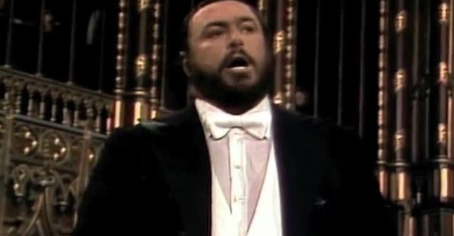 Pavarotti: Christmas At Notre-Dame