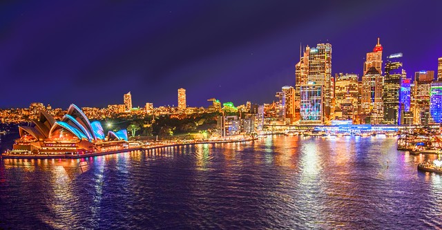 Greatest Cities of the World with Griff Rhys Jones