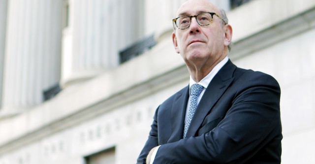 Spielen Sie Gott, Mr. Feinberg?