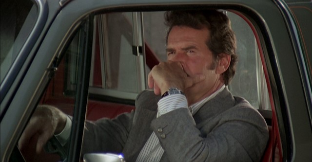 200 dollars plus les frais