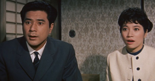 サザエさんとエプロンおばさん