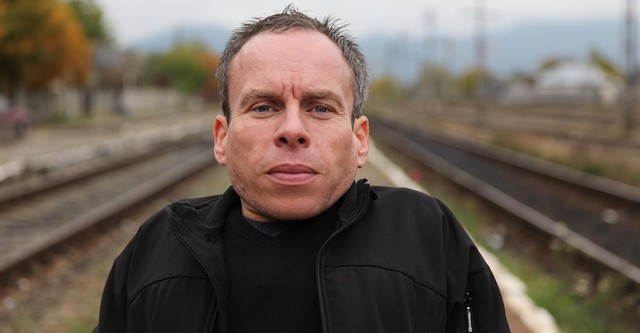 Warwick Davis and the Seven Dwarfs of Auschwitz