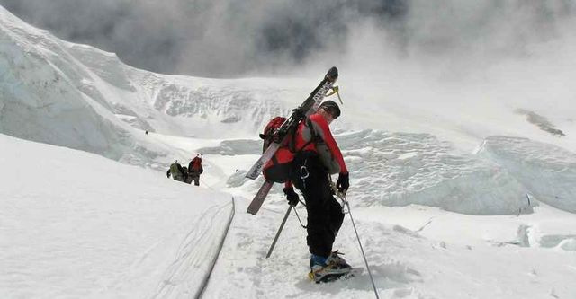 Skiing Everest