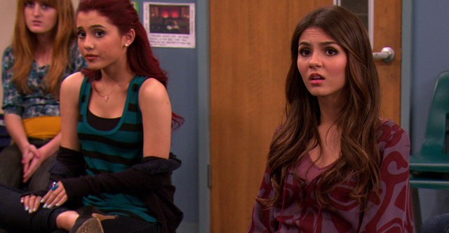 Victoria: În lumina reflectoarelor