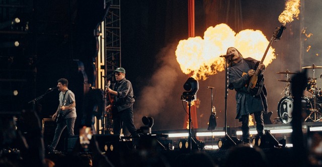 Fall Out Boy - So Much for (2our) Dust: Live from Madison Square Garden