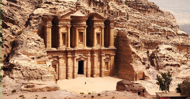 Blowing Up History: Seven Wonders