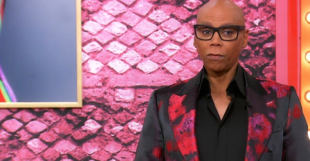 Huippu- drag queen haussa: Tähtiloistoa