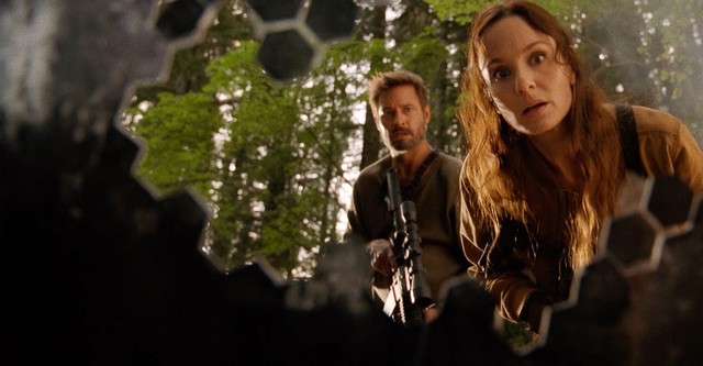 Colony Season watch full episodes streaming online