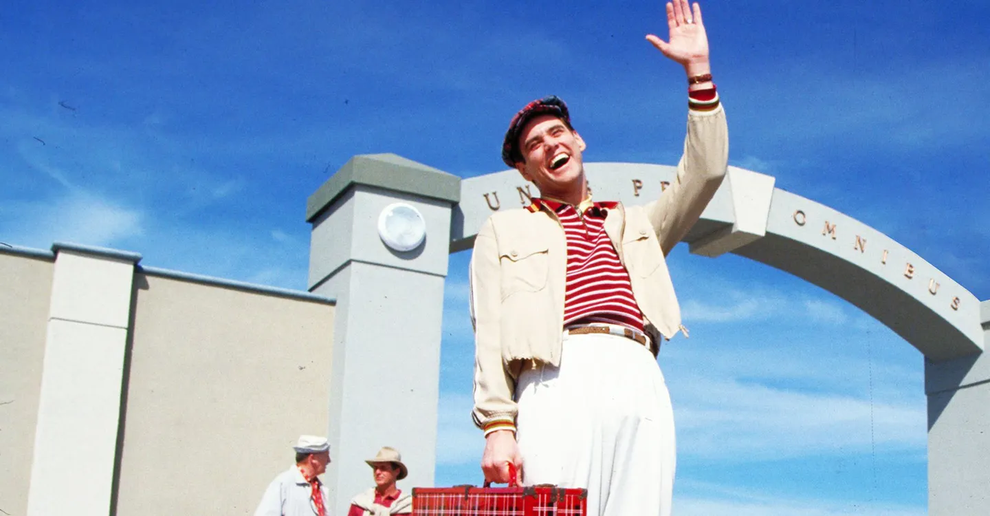 10 Tiny Details That Change The Way You Watch 'The Truman Show'