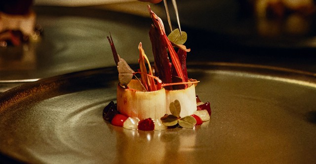 '미슐랭 스타: 칼날 위에 선 셰프들' - Knife Edge: Chasing Michelin Stars
