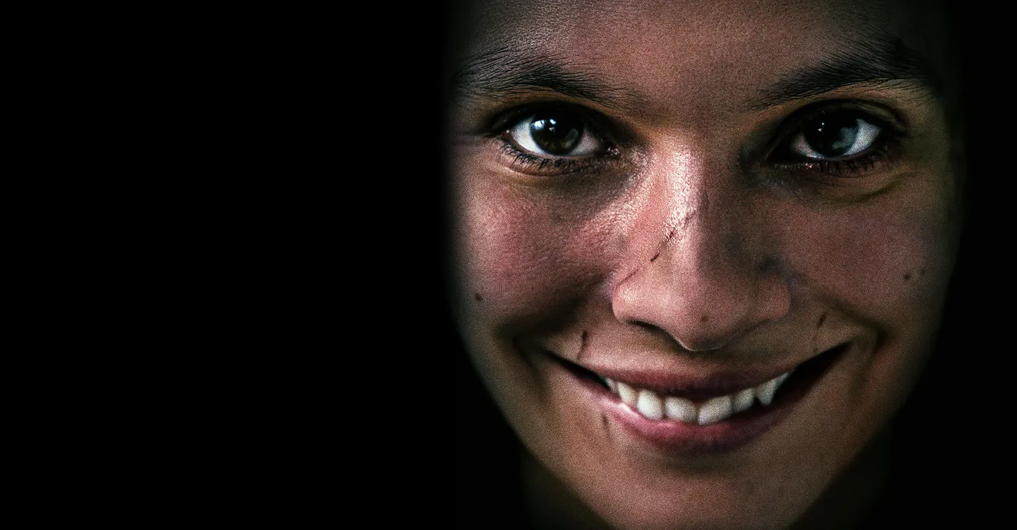 10 Terrifying Horror Movies Like Smile (And Where to Stream Them)