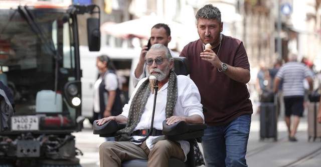 Soyut Disavurumcu Bir Dostlugun Anatomisi Veyahut Yan Yana