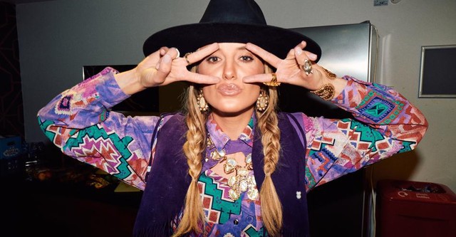 Lainey Wilson: Keepin' Country Cool