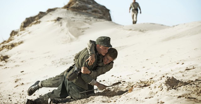 Land of Mine (Bajo la arena)