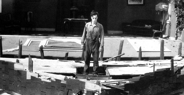 Buster Keaton - Steamboat Bill jr.