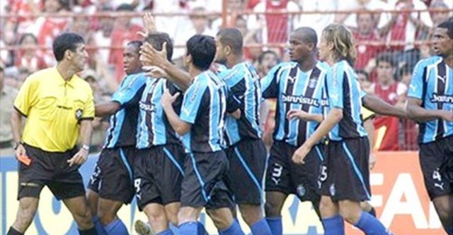 Renato relembra o que estava fazendo na batalha dos aflitos, jogo histórico do Grêmio